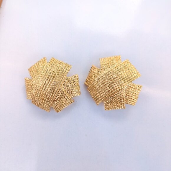 Vintage Avon 1980's Gold Tone Statement Clip On Earrings Star Cross Textured - Picture 2 of 6